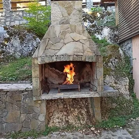 Vikendica Sana Vlasic بيت للعطل *